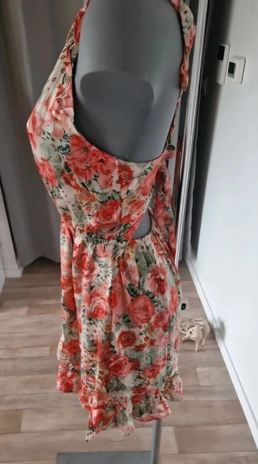 Vestido floral Peace n' Love S/M – Costas abertas – Fios dourados lurex – Nova com etiqueta – photo 4